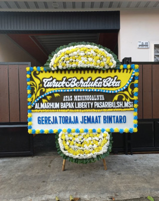 Papan Bunga Duka di Gedongpanjang