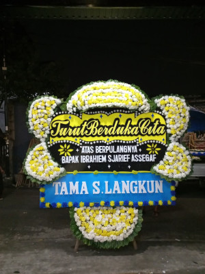 Papan Bunga Duka di Gedongpanjang
