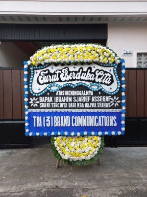 Papan Bunga Duka di Gedongpanjang